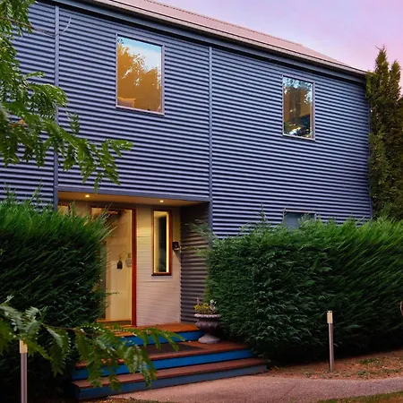 Alofi Villa Hepburn Springs Exterior photo